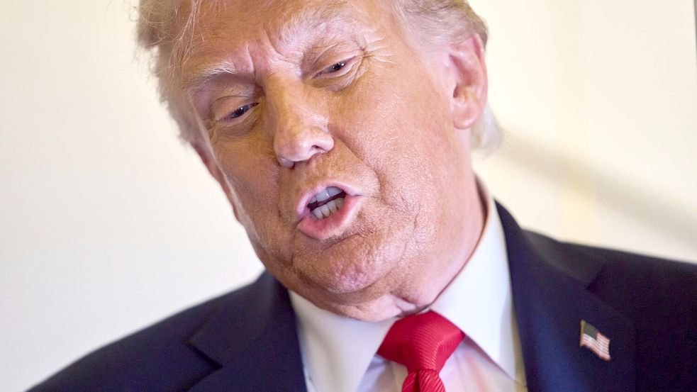 Trump beschwert sich öfter über kritische Berichterstattung über ihn. Foto: Evan Vucci/AP/dpa