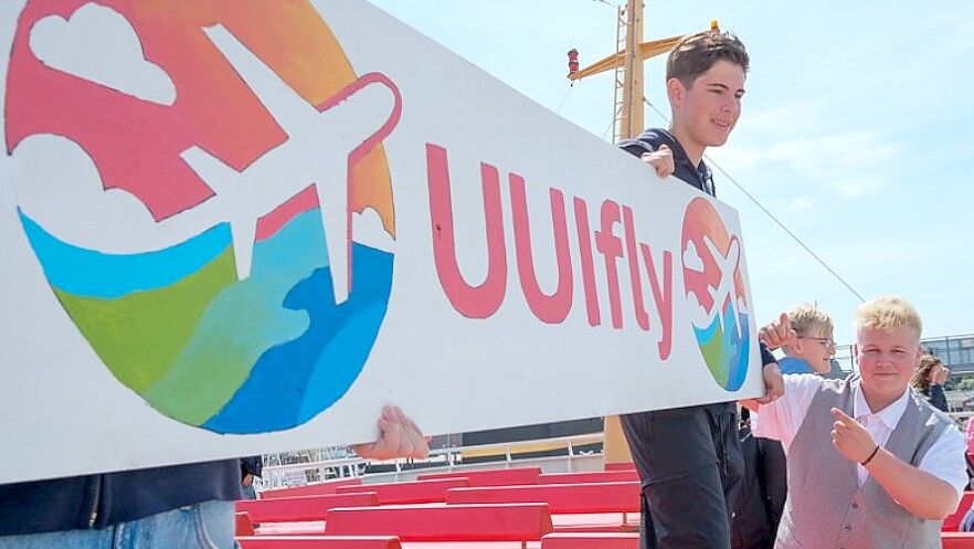 Mit einer Hauptrolle auf Norderney: Paul Bakker schlüpfte in die Rolle des Uli. Als Betreiber des Norderneyer Reisebüros „Uuifly“ brachte er jeden Tag ein anderes Land ins Zeltlager. Foto: privat