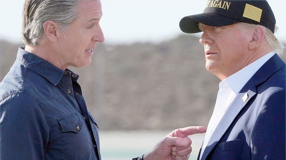 Newsom geriet mit Trump auch wegen dessen migrationspolitischer Linie aneinander. (Archivbild) Foto: Mark Schiefelbein/AP/dpa