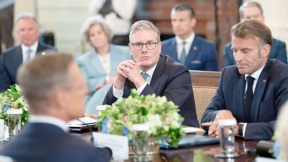 Der britische Premierminister Keir Starmer (links) und der französische Präsident Emmanuel Macron im August zu Besuch im weißen Haus. Foto: IMAGO/Handout/White House