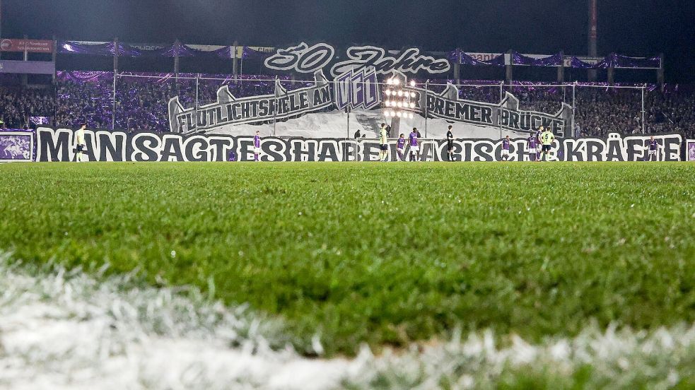 Die Bremer Brücke in Osnabrück hat schon für so manchen Gänsehaut-Abend gesorgt. Am 16. Dezember soll es aber nicht um Fußball, sondern um weihnachtliches Adventssingen gehen. Foto: osnapix / Marcus Hirnschal