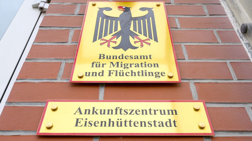 Außenstelle des Bundesamtes für Migration und Flüchtlinge: Oft werden die Asyl-Entscheidungen angefochten. Foto: dpa/Patrick Pleul
