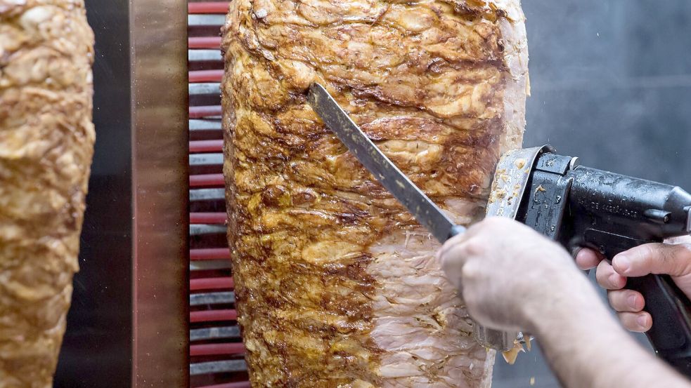 Die Regeln für die Herstellung der Fleischspieße können vorerst so bleiben, wie sie sind. (Archivbild) Foto: Sven Hoppe