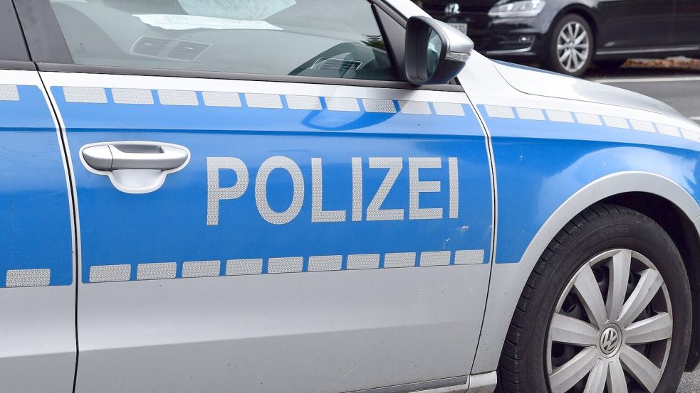 Die Polizei war am Donnerstagabend auf der B 72 in Großefehn im Einsatz. Symbolfoto: Pixabay