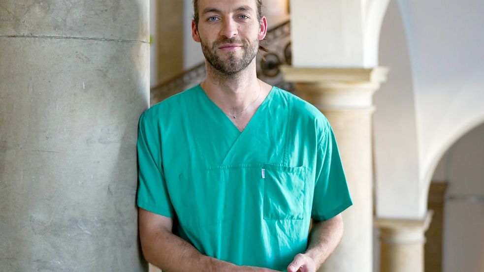 Jasper Iske will mit seinen Videos falsche Versprechen von Influencern entlarven. Foto: Soeren Stache