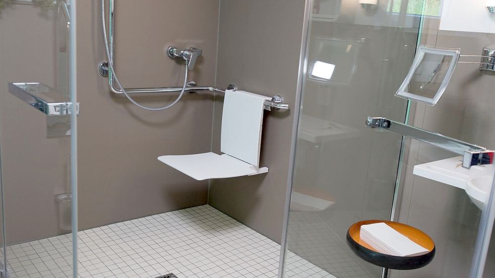 Bei Pflegegrad 1 gibt es finanzielle Unterstützung für Umbauten, etwa für eine barrierefreie Dusche. (Archivbild) Foto: Wolfram Kastl