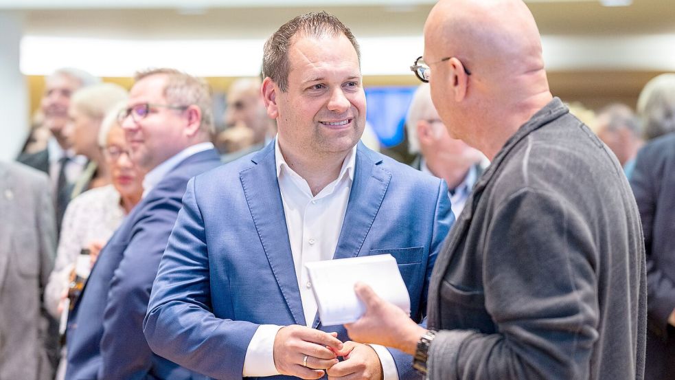 In der Ruhrgebietsstadt Hagen entschied der CDU-Kandidat Dennis Rehbein (l.) die Stichwahl klar für sich. Foto: Guido Kirchner
