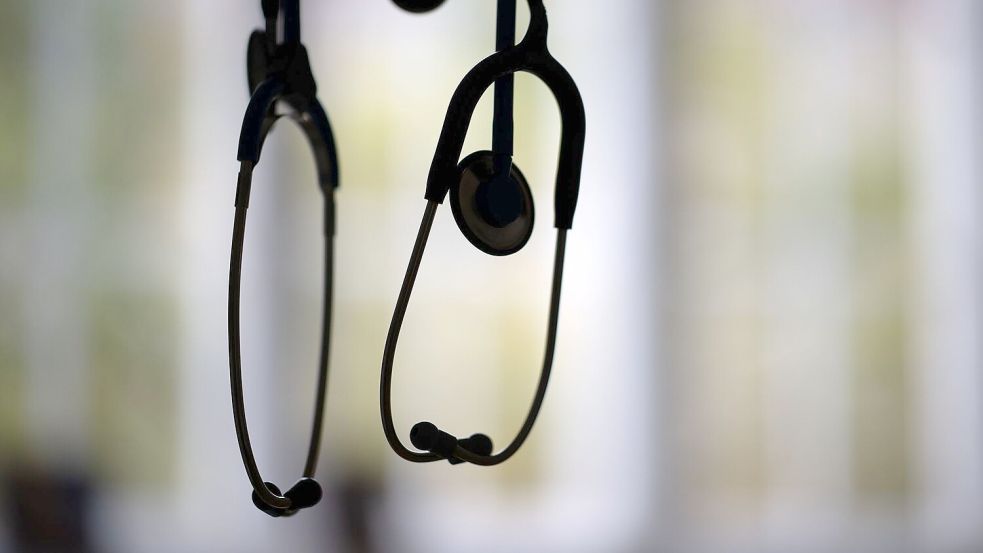 Wer direkt zum Facharzt will, soll dafür zahlen müssen - jedenfalls wenn es nach dem Chef der Kassenärztlichen Bundesvereinigung (KBV), Andreas Gassen, geht. (Symbolbild) Foto: Sebastian Gollnow