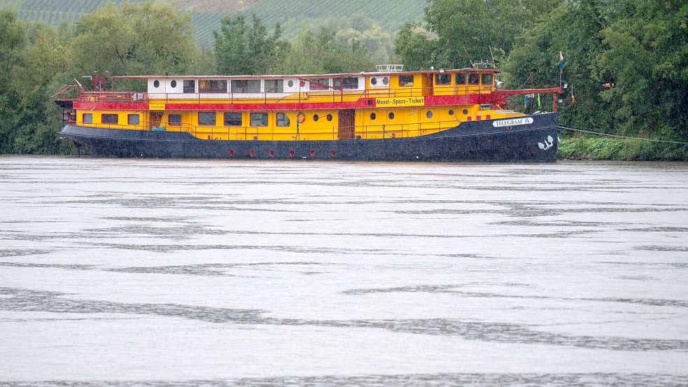 Das Schiff eignet sich laut Besitzer auch gut für Flussbestattungen. (Archivbild) Foto: Harald Tittel