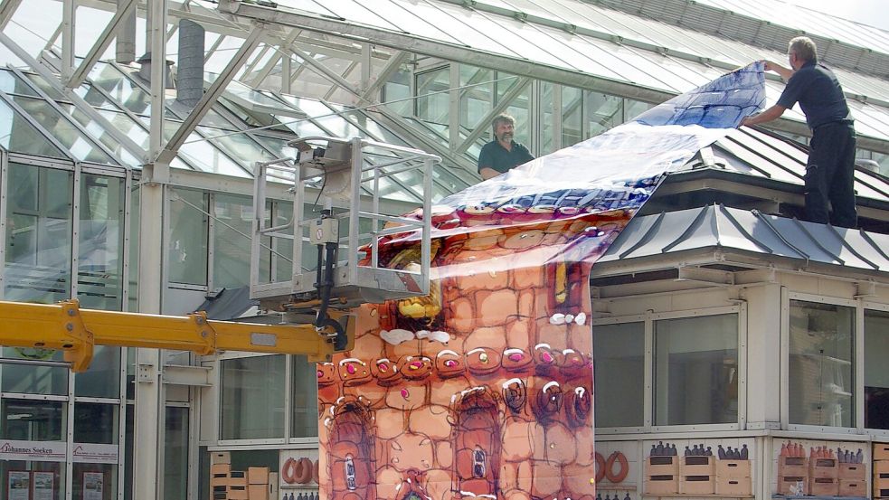 Bundesweites Alleinstellungsmerkmal: Ab 2010 hat sich die Markthalle zehn Jahre lang in der Weihnachtszeit in Deutschlands größtes Knusperhaus verwandelt. Foto: Udo Hippen