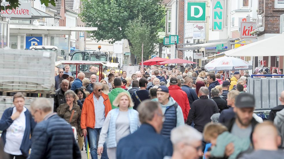 Ab 13 Uhr öffnen am Sonntag die Geschäfte in der Auricher Innenstadt. Foto: Archiv/Stephan Friedrichs