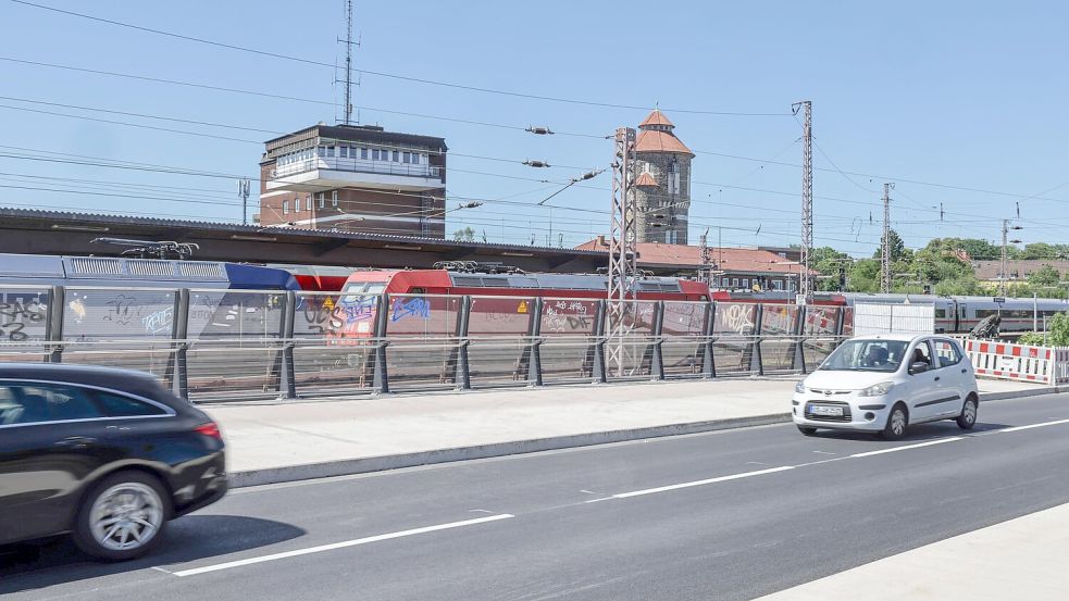 Die Brücke an der Hamburger Straße kurz nach ihrer Fertigstellung im Sommer 2025. Foto: Jörn Martens