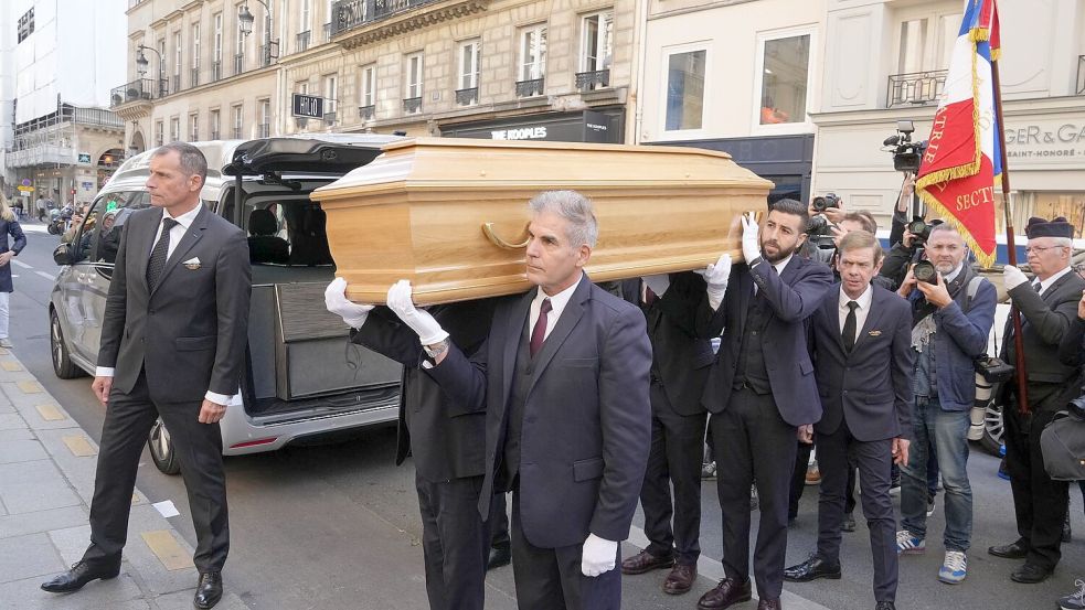 Ohne Blumen und Souvenirs - so wollte es die Familie. Foto: Michel Euler/AP/dpa