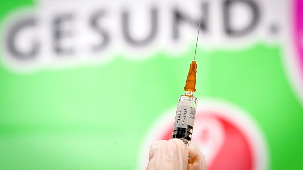 Auch einige Apotheken bieten Grippeschutzimpfungen an. (Archivbild) Foto: Jens Kalaene