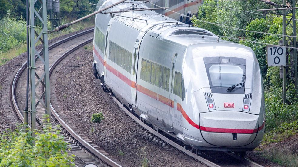 Ab 14. Dezember gilt der neue Fernverkehrsfahrplan der Deutschen Bahn – auch Verbindungen von und nach Delmenhorst sind von Änderungen betroffen. Foto: Jens Büttner/dpa