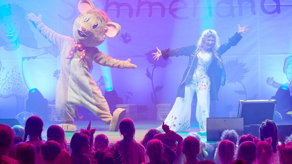 Auf Tour: Simone Sommerland bringt die Kinderlieder auch auf die Bühne. (Archivbild) Foto: Bernd Thissen