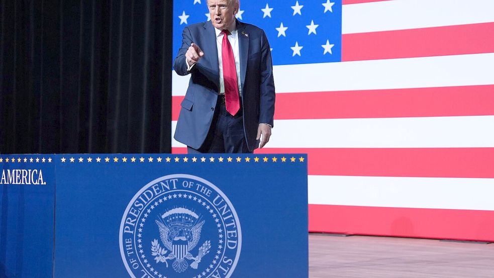 Der US-Präsident hat laut übereinstimmenden US-Medienberichten entschieden, dass sich sein Land in einem „bewaffneten Konflikt“ mit Drogenkartellen befindet. (Archivbild) Foto: Evan Vucci/AP/dpa