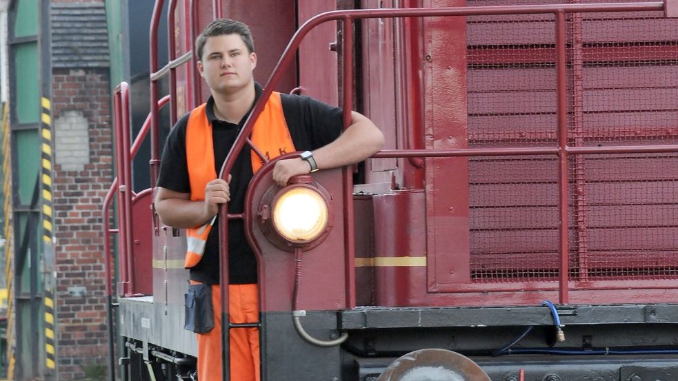 Niklas‘ großer Traum: Mit dem Erhalt des großen Scheins darf der 17-Jährige auch die große Diesellok der MKO fahren.