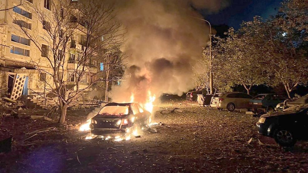 Nach ukrainischen Angaben setzte Moskau mehr als 50 Raketen und Marschflugkörper sowie rund 500 Drohnen ein. Foto: Uncredited/Ukrainian Emergency S