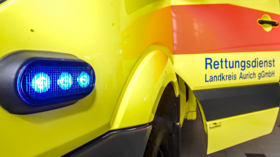 Ein Fahrzeug des Rettungsdienstes des Landkreises Aurich.Foto: Romuald Banik