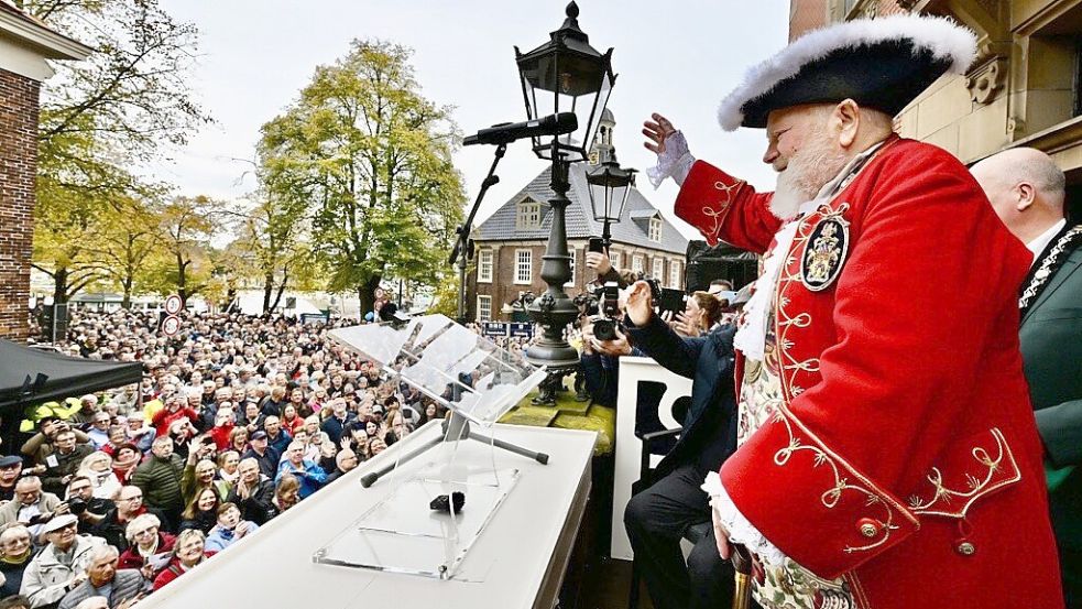 Ehrenherold Trevor Heeks bei der Gallimarkt-Eröffnung in Leer. Foto: Klaus Ortgies