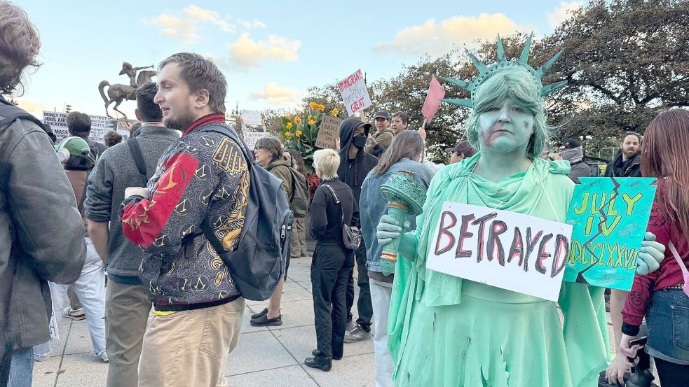 Der Bundesstaat Illinois und die drittgrößte Stadt der USA klagen gegen Trump, weil sie einen Einsatz von Mitgliedern der Nationalgarde auf Geheiß der US-Regierung in Illinois für rechtswidrig halten. Foto: Franziska Spiecker/dpa