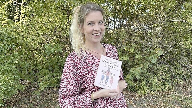 Stephanie Tergau aus Aurich will mit ihrem Buch Müttern helfen, sich besser zu strukturieren. Foto: Ute Nobel