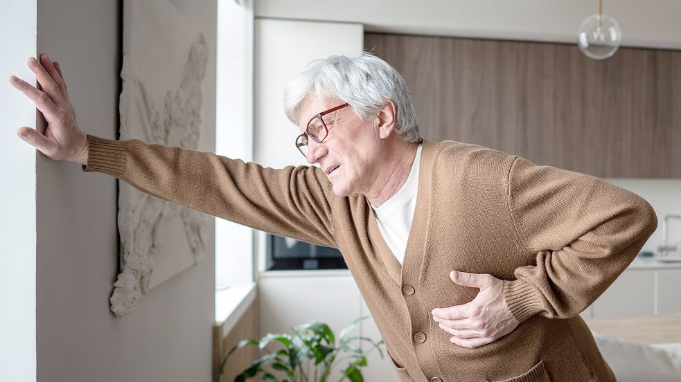 Herzinfarkte und Schlaganfälle gehören zu den häufigsten Todesursachen in Deutschland. Eine neue Studie legt nahe, dass nur vier Risikofaktoren für 99 Prozent der Fälle verantwortlich sind. Foto: IMAGO/Zoonar