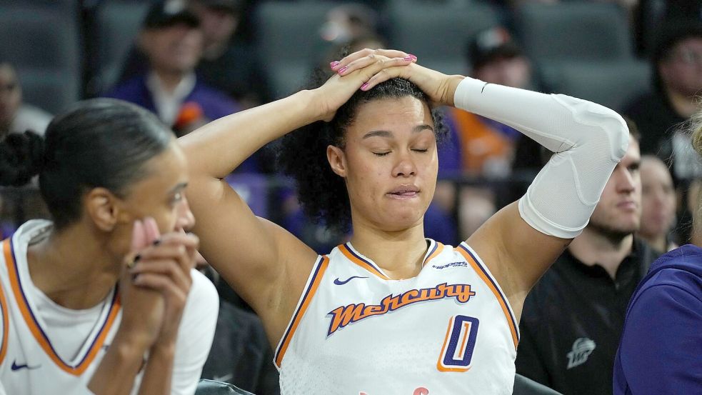 Satou Sabally konnte im vierten Spiel wegen einer Gehirnerschütterung nicht spielen. Foto: John Locher/AP/dpa