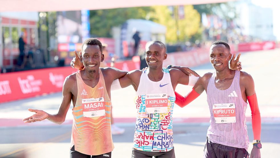 Jacob Kiplimo (M) aus Uganda hat den Chicago-Marathon gewonnen. Foto: Richard Dizon