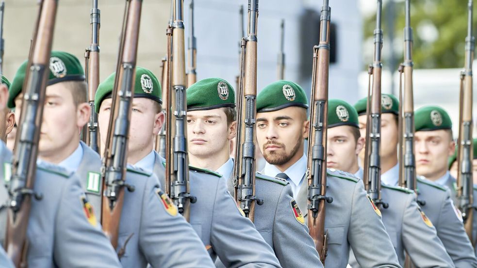 Wer sich hier künftig einreihen muss, soll nach dem Willen von Union und SPD das Los entscheiden. Foto: IMAGO/(c) Mike Schmidt