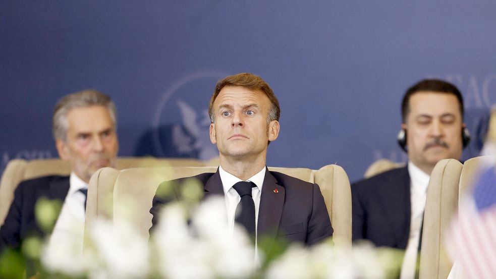 Nach dem Gaza-Friedensgipfel fordert der französische Präsident Emmanuel Macron eine äußerst strenge internationale Überwachung im Gazastreifen. Foto: Yoan Valat/Pool EPA/AP/dpa