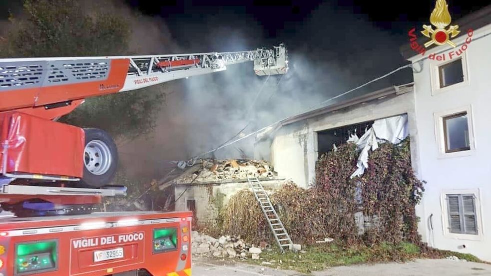 Bei der Explosion wurden drei Polizisten getötet. Foto: --/Italienische Feuerwehr/dpa