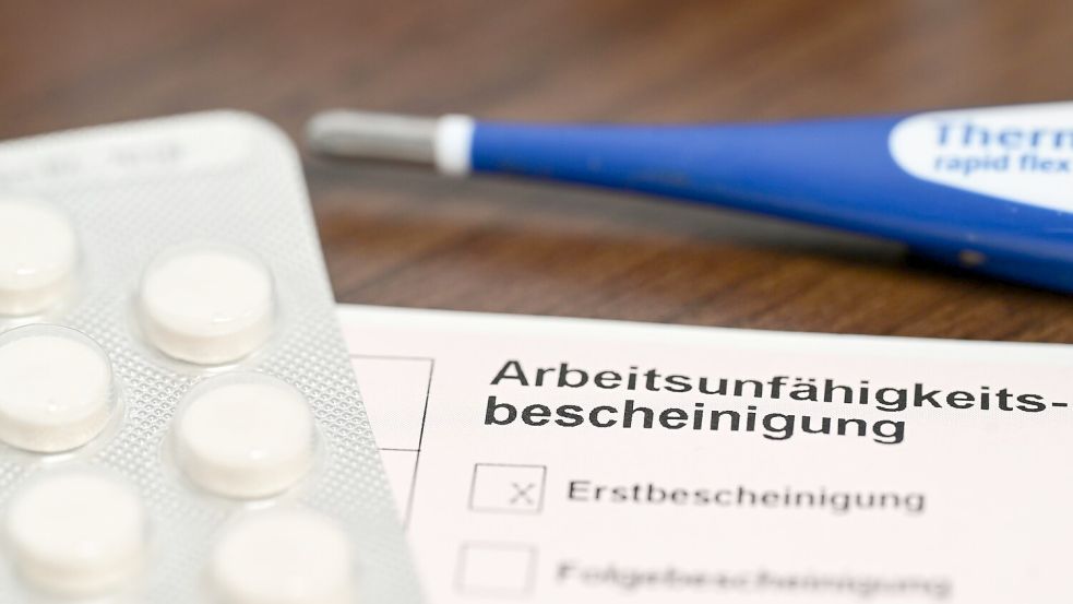 Ab wann ist eine Krankmeldung nötig? Arbeitgeber und Ärzte sind unterschiedlicher Meinung. Foto: Bernd Weißbrod/dpa