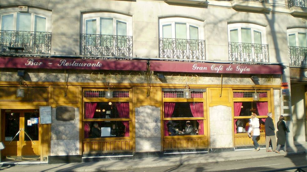 Das Gran Café de Gijón von außen. Foto: wikimedia.org/DJuan