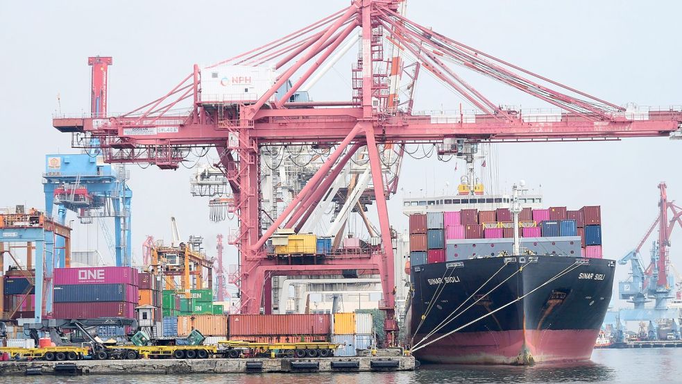 Der Internationale Währungsfonds und die Bundesregierung schauen unterschiedlich auf dien Wachstumsaussichten für Deutschland 2026. (Archivfoto) Foto: Tatan Syuflana/AP/dpa