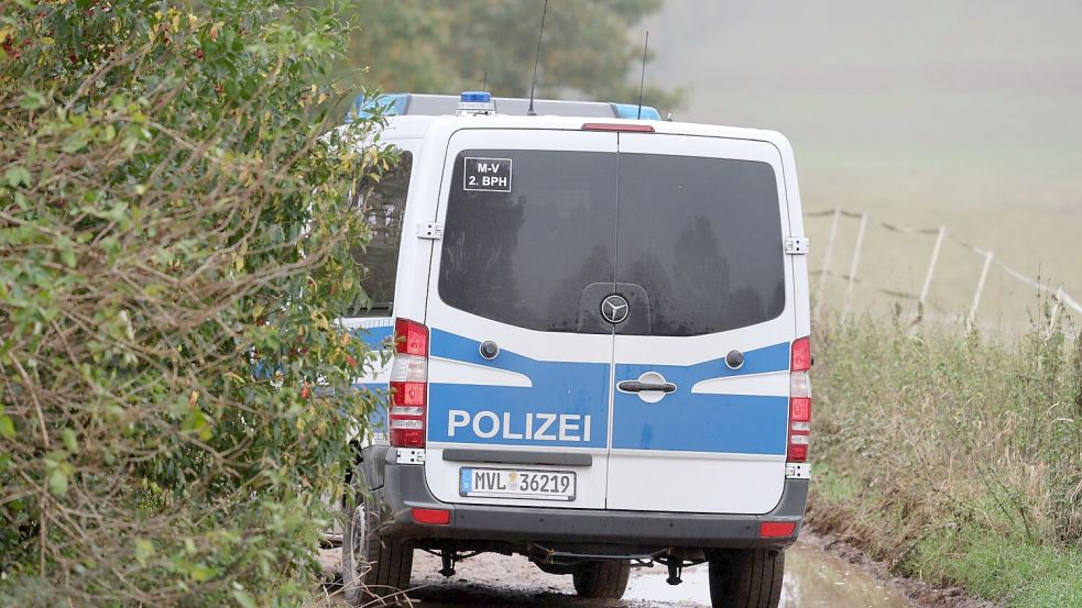 Mit großer Anstrengung suchte die Polizei nach dem Jungen. Foto: Bernd Wüstneck