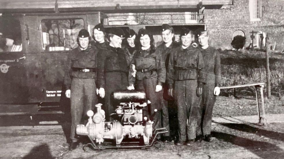 Im Zweiten Weltkrieg übernahmen Frauen den Feuerwehrdienst in Osteel. Foto: privat