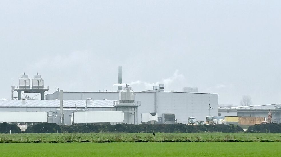 Blick auf das Gewerbegebiet in Riepe, wo etwa Landguth (wie hier auf dem Bild aus dem vergangenen Jahr), eines der Unternehmen ist, die Ihlow in den vergangenen Jahren hohe Einnahmen beschert haben. Foto: Aiko Recke