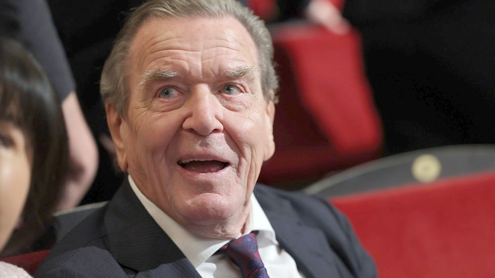 Ex-Kanzler Gerhard Schröder wird im Untersuchungsausschuss des Schweriner Landtags zur Erdgasleitung Nord Stream 2 als Zeuge befragt. (Archivbild) Foto: Jens Büttner