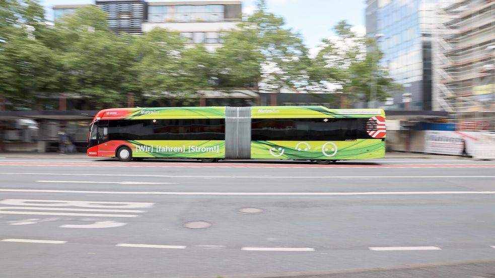 Busse werden für die Dauer der Einbahnstraßen-Regelung teilweise umgeleitet. Foto: Michael Gründel