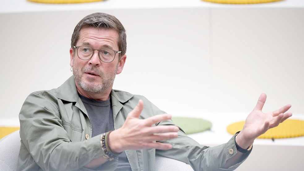 Karl-Theodor zu Guttenberg will die AfD inhaltlich konfrontieren. (Archivbild) Foto: Sebastian Gollnow