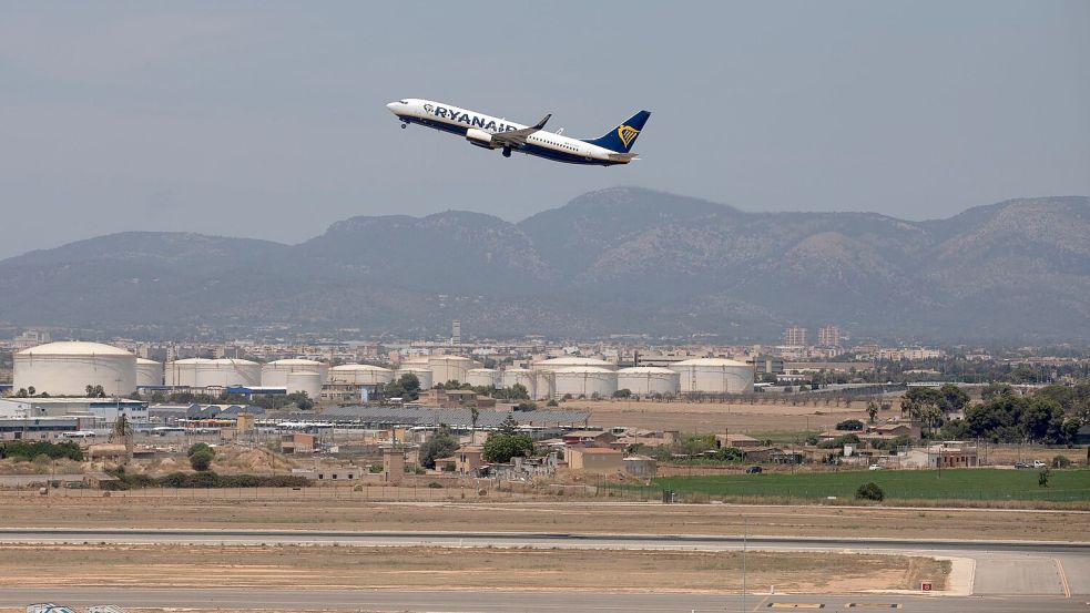 Ein knappes Dutzend Flüge wurde umgeleitet. (Archivfoto) Foto: Clara Margais