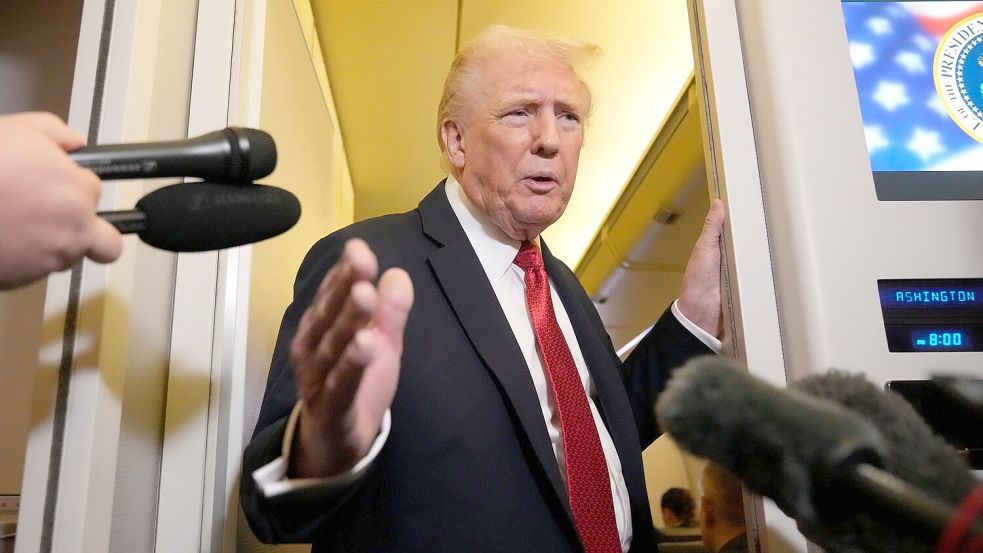 US-Präsident Donald Trump spricht sich für ein Einfrieren des Frontverlaufs aus. Foto: Mark Schiefelbein/AP/dpa