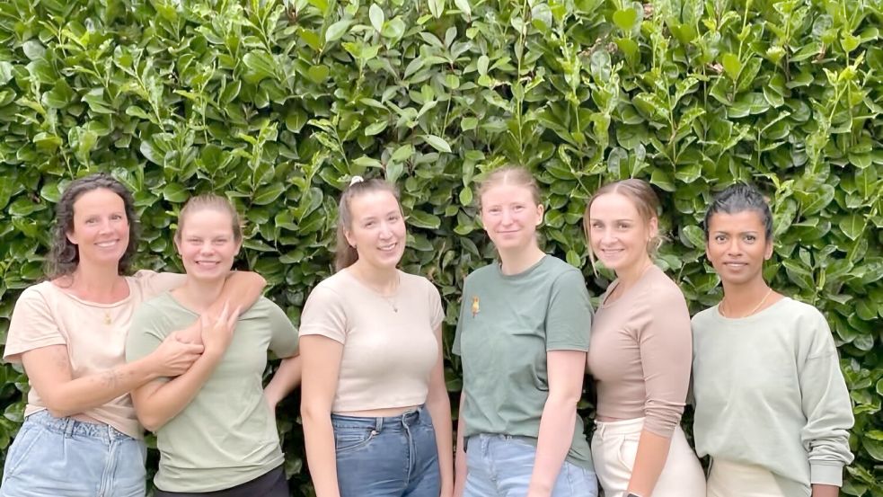 Das Hebammen-Team des neuen Geburtshauses am Natruper Holz 69: Katrin Bienstein-Simon, Jule Oeverman, Lara Ungermann, Sophia Loheide, Reka Waibl und Kaya Brand (v.l.n.r). Foto: Geburtshaus Osnabrück