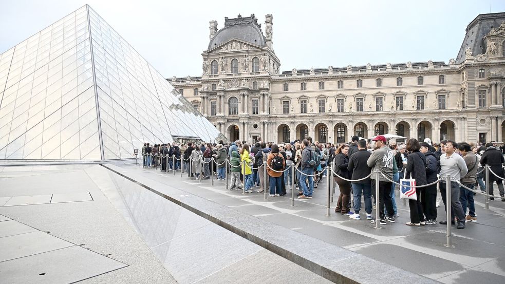 Der Louvre blieb für Besucher weiter geschlossen. Foto: Emma Da Silva/AP/dpa