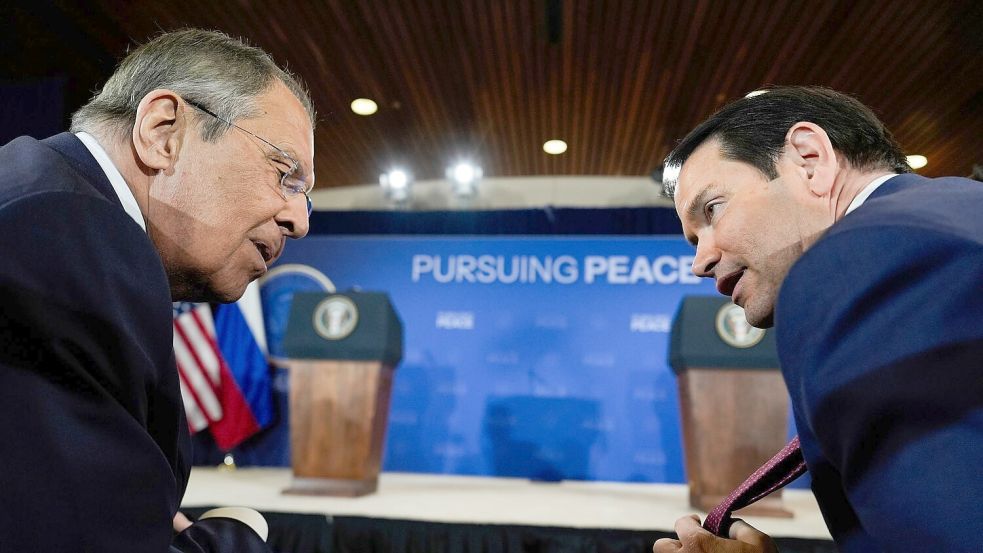 Die Außenminister Russlands und der USA sollen ein Treffen der Präsidenten Putin und Trump vorbereiten. (Archivbild) Foto: Julia Demaree Nikhinson/AP/dpa