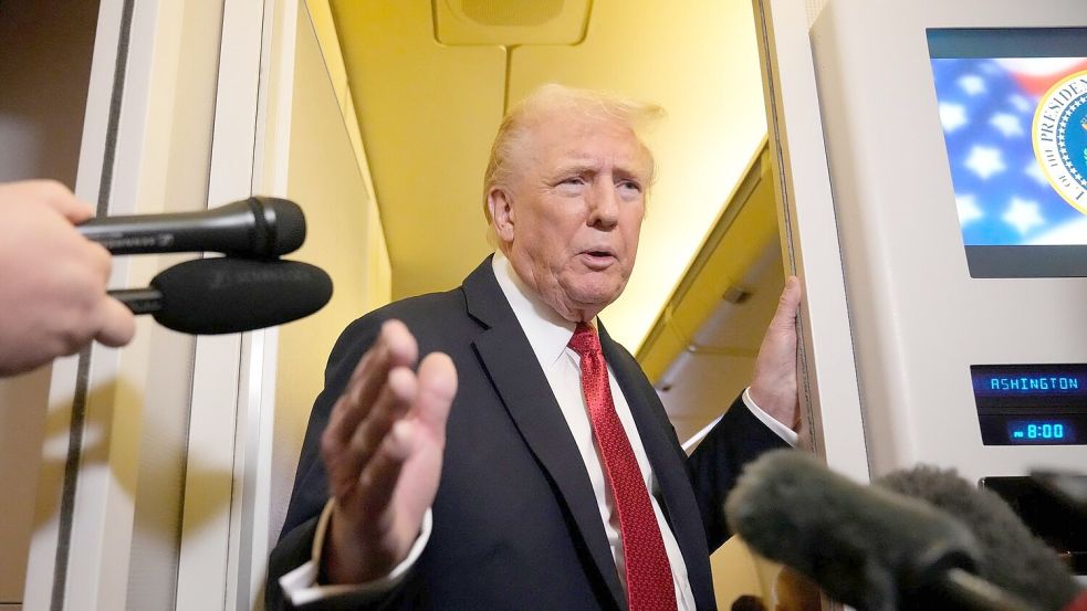 US-Präsident Donald Trump spricht sich für ein Einfrieren des Frontverlaufs aus. Foto: Mark Schiefelbein/AP/dpa