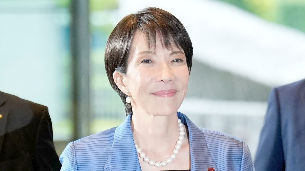 Mit der national-konservativen Sanae Takaichi übernimmt in Japan erstmals eine Frau das Amt des Regierungschefs. Foto: Eugene Hoshiko/AP/dpa