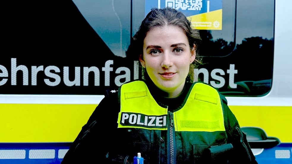 Kira Meinken arbeitet beim Verkehrsunfalldienst Hannover (VUD). Kommt es zu schlimmen Unfällen, ist sie zur Stelle. Foto: Ankea Janßen